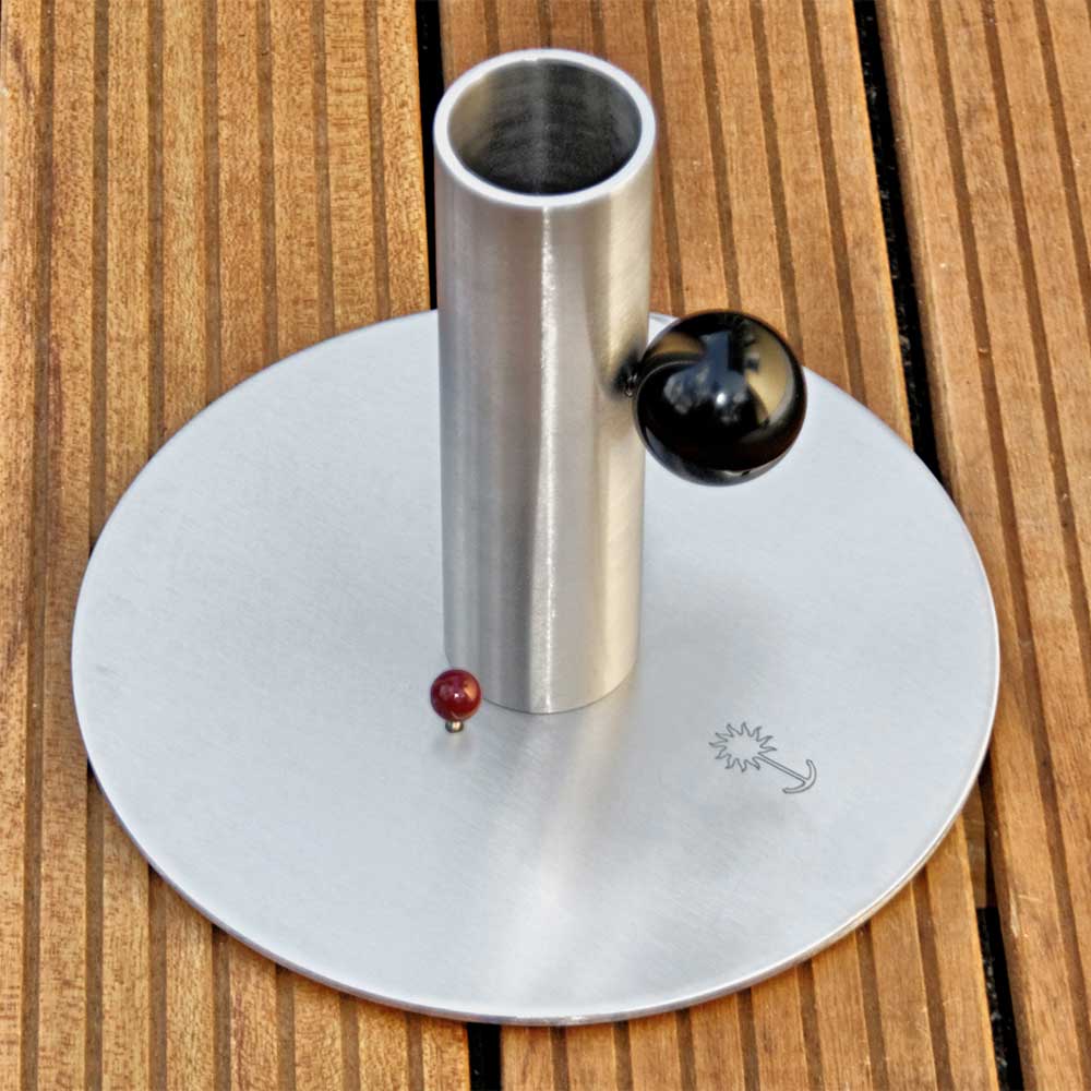 Sonnenschirmständer aus Edelstahl für mittlere Schirme für Holzterrassen